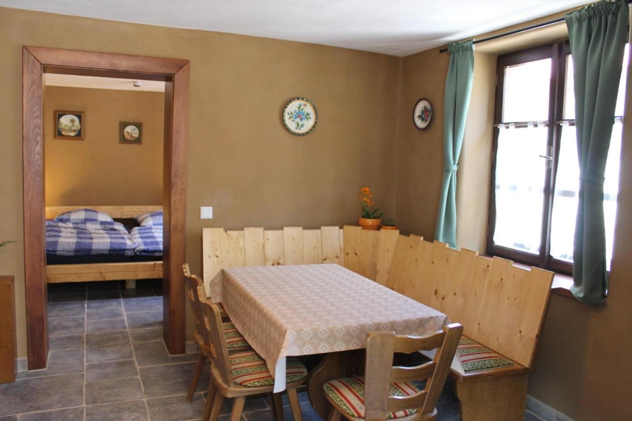 Ferienwohnung Feriengut zum Trinkstorch Leinsweiler Exterior foto